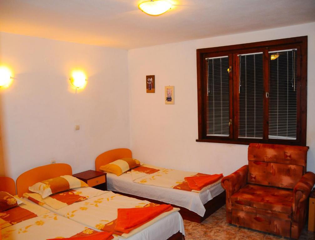 Villa Velika - Slavi Bilik gambar