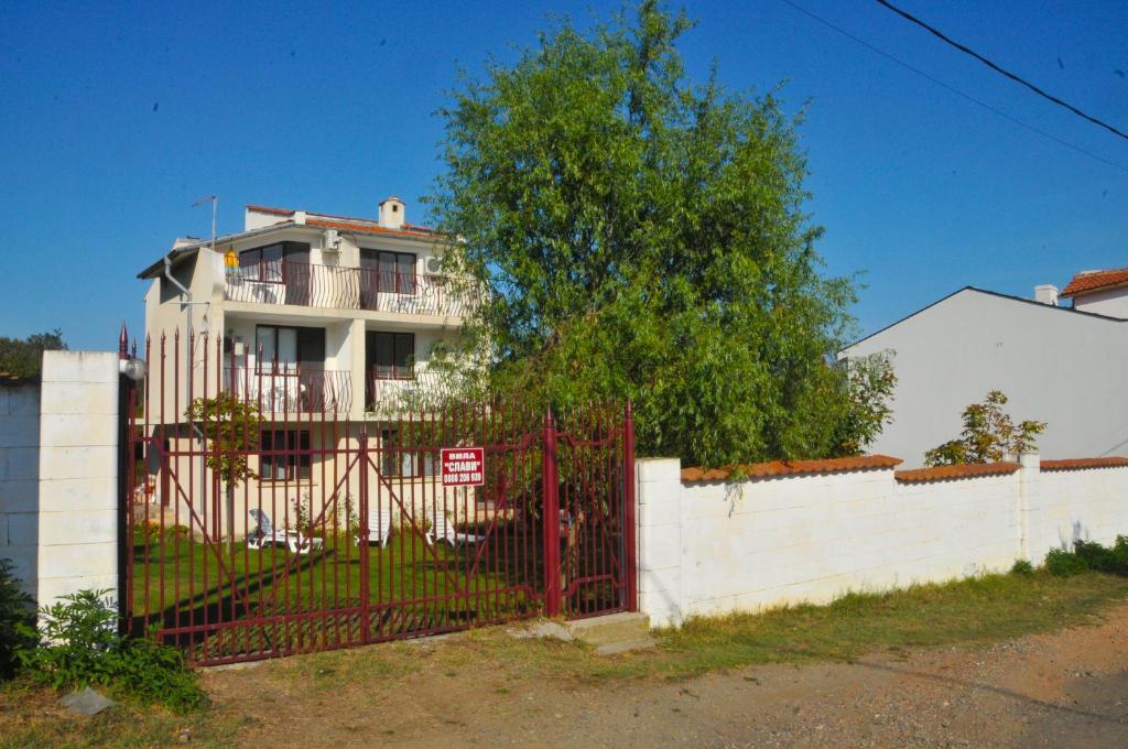 Villa Velika - Slavi Bilik gambar